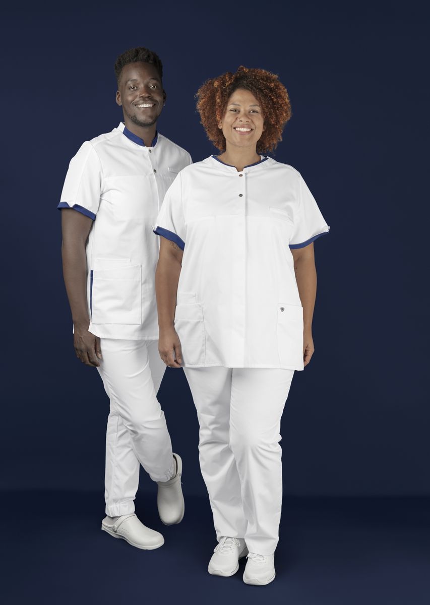 BP heren zorgtuniek met regular fit, drukknoopsluiting en smartphonezak in wit met kleuraccenten