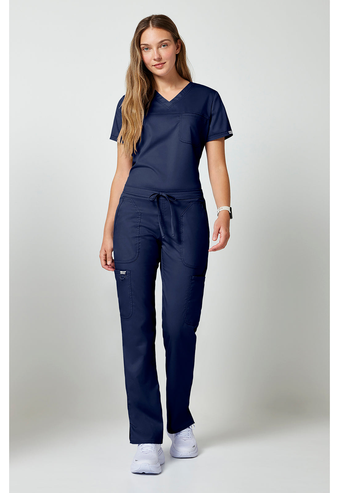 Mid-rise jeans met gematigde uitlopende pijpen en trekkoord met cargozakken en 2-way stretch WWE120