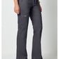 Mid-rise jeans met gematigde uitlopende pijpen en trekkoord met cargozakken en 2-way stretch WWE120