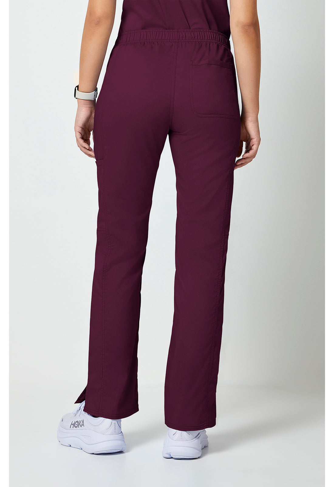 Mid-rise jeans met gematigde uitlopende pijpen en trekkoord met cargozakken en 2-way stretch WWE120